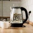 Descubre cómo limpiar tu hervidor de forma fácil y económica con sólo dos ingredientes. Evita el sarro, mejora el sabor del agua y extiende la vida útil del electrodoméstico.