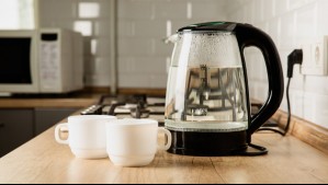 Adiós al sarro: El truco casero para limpiar tu hervidor en minutos