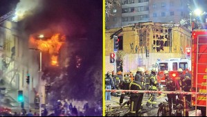 Gran incendio afecta a local comercial en pleno centro de Santiago: Inmueble sería habitado por okupas