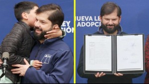 Presidente Boric promulga nueva ley de adopción: ¿En qué consiste la norma que tardó 12 años en salir del Congreso?