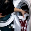 Conoce el truco holandés con el que podrás secar tu ropa más rápido en invierno y sin secadora. Este método te será útil, sobre todo cuando laves y esté lloviendo.
