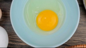 ¿Cómo abrir un huevo sin romper la yema? Esta es la forma correcta de hacerlo