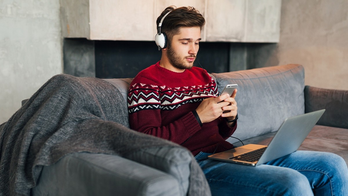 Velocidad de Internet: ¿Qué considerar al contratar un plan para trabajo remoto y entretenimiento?