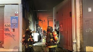 Incendio afectó a bodegas en Barrio Meiggs: Pérdidas superarían los 300 millones de pesos