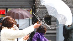 Ráfagas sobre los 100 km/h: Emiten alerta por viento moderado a fuerte para tres regiones del país