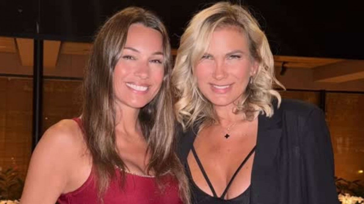 Así fue el emotivo reencuentro entre Pampita y María Alberó en España: 