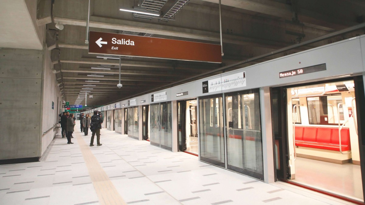 Metro de Santiago cierra estación de Línea 3 por petición de Carabineros