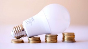 Diputados emplazan al Gobierno por cuentas de luz: 'Las compensaciones y multas por los cortes las pagan los usuarios'