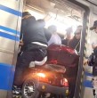Un insólito hecho se dio a conocer en los últimos días en redes sociales, luego que un video mostrara a un hombre ingresando a un vagón del Metro de Santiago a bordo de un triciclo motorizado.