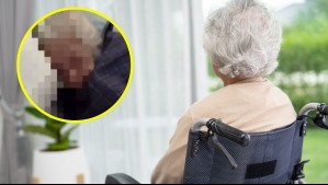 Despiden a trabajadora que grabó video humillando a adulta mayor en una residencia: 'Está más muerta que viva'