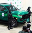 Revisa cómo son los nuevos cinco vehículos blindados que presentó Gendarmería de Chile, para reforzar el traslado de la población penal categorizada de alto riesgo.