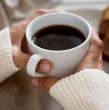 Dejar la cafeína puede provocar cambios importantes en el cuerpo, como mejorar el sueño, reducir la presión arterial y blanquear los dientes. Conoce qué pasa cuando eliminas el café y otras fuentes de esta sustancia.
