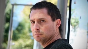 Tenía una cámara oculta en un lápiz: Chileno es sentenciado por grabar a mujeres mientras se duchaban en Australia