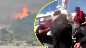 Videos muestran dramáticos rescates en botes por incendios en Turquía: No se podía evacuar por tierra