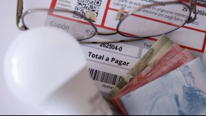 Parlamentarios proponen subsidio especial para adultos mayores ante alzas en tarifas eléctricas