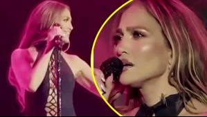 La viral reacción de Jennifer Lopez tras enfrentarse a enorme insecto en pleno concierto