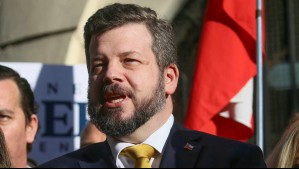 Kaiser es el primero en inscribir su candidatura: Propone bajar número de ministerios y no descarta gobernar por decretos