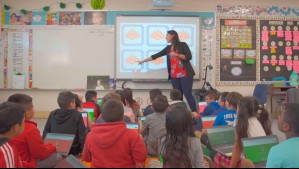 Sueldos parten desde $3 millones: Estados Unidos busca profesores chilenos y así puedes postular