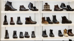 Histórica liquidadora de calzado cierra tienda en Santiago: Rematan zapatos desde $15.000