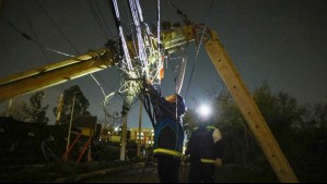 Dos comunas en la RM tendrán corte de luz este domingo: Revisa los sectores que no tendrán suministro y por cuánto tiempo