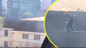 Desmanes en Liceo Lastarria: Encapuchados lanzan objetos incendiarios desde el techo del establecimiento