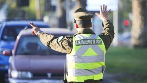 Revisa tu patente y evita multas: Estos son los autos que no pueden circular este lunes en 34 comunas