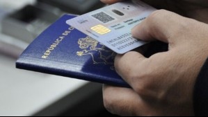 La inscribieron por error en el registro de deudores de alimentos y ahora no puede salir de Chile