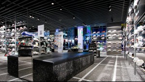 Reconocida marca de zapatillas abrió en Chile su tienda más grande del mundo: ¿Dónde está ubicada?