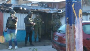 Carabineros realiza operativo en Conchalí por narcotráfico y tenencia de armas: 12 personas fueron detenidas en allanamientos