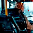 Conoce cómo postular a los cursos de conducción gratuitos del Sence, para obtener licencia profesional A3 y A5. Revisa en qué comuna hay cupos disponibles y los requisitos que debes cumplir.