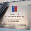 Revisa la respuesta del Servicio de Salud de Tarapacá a la acusación de que en el Hospital de Alto Hospicio se retiró una placa conmemorativa del expresidente Sebastián Piñera y se cambió por una de Gabriel Boric.