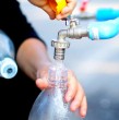 Aguas Andinas anunció un corte programado de agua potable en seis comunas de la Región Metropolitana. La suspensión del suministro durará 37 horas y se deberá a trabajos de infraestructura de la compañía.