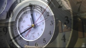 Este sábado se cambia la hora en Chile: ¿Se atrasan o adelantan los relojes?