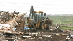 Erradican de manera definitiva el campamento Japón en Maipú y comienza demolición para construcción de parque