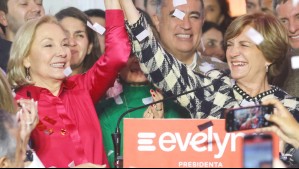 Matthei relanza su candidatura presidencial con amplio apoyo del Piñerismo: 'El futuro se construye con unidad'