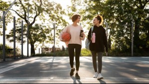 La caminata japonesa 3-3-30: La nueva técnica que reemplaza los 10 mil pasos diarios