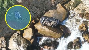 Auto se desbarranca en Concón: Madre e hijo se salvaron la vida