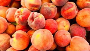 ¿Qué pasa si te comes un durazno peludo sin pelar? Esta es la función de la pelusa