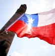 Con la llegada de septiembre y las Fiestas Patrias, los hogares y comercios se preparan para vestir los colores nacionales. Sin embargo, más allá del espíritu festivo, instalar la bandera en ciertas fechas es una obligación legal.