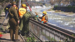 Encuentran un cuerpo flotando en el río Mapocho: Investigan la causa de muerte
