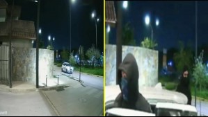 'Parece que apretó algo': Video muestra a delincuentes que amarraron a guardia en turbazo a condominio en Lampa