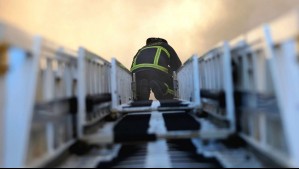 Fatal incendio en Maipú deja un fallecido y seis casas completamente destruidas