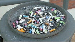Multas por botar colillas de cigarro y chicles: ¿Desde cuándo se aplica y en qué comunas?
