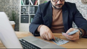 Trabajador que recibió $165 millones por error en el pago de su sueldo fue absuelto: Empresa lo demandó por apropiación indebida