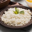 El arroz blanco es parte de la dieta diaria de millones de personas, pero su consumo excesivo puede afectar los niveles de glucosa en sangre. Descubre cuántas veces por semana se recomienda comerlo.