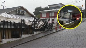 Camioneta quedó en el techo de una vivienda en Nacimiento: ¿Qué se sabe del particular accidente que protagonizó un menor de edad?