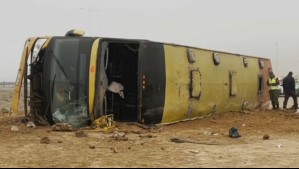 Tres personas fallecidas y múltiples heridos deja volcamiento de bus en la Ruta 5 a la altura de Copiapó