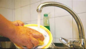 Cuentas del agua podrían subir: ¿En qué consiste el nuevo límite de sobreconsumo para los hogares?