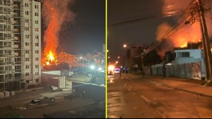 Banderazo de hinchas de la 'U' termina en incendio a las afueras del hotel en La Serena donde se hospedan los jugadores