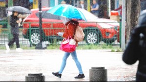 Lluvia en Santiago este viernes: Revisa cuánta agua caerá y hasta qué hora se mantendrán las precipitaciones